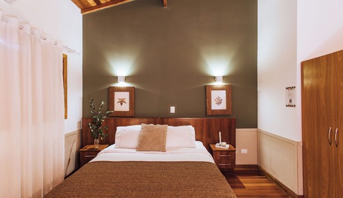 Deluxe Room, Jetted Tub