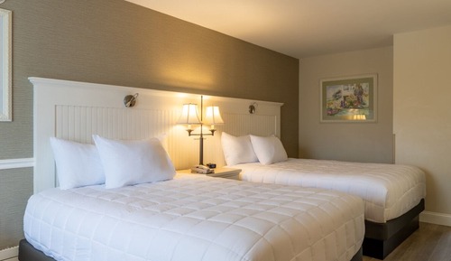 Port Building, 2 Double Beds, 1st Floor (Partial Ocean View) 