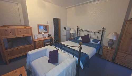 Family Room, Sea View (Room 8)