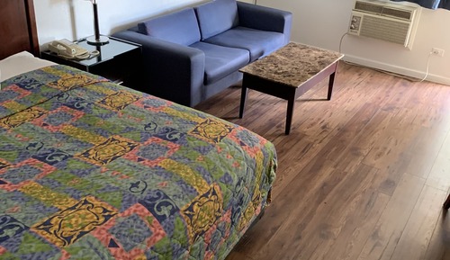 Standard Room, 1 King Bed