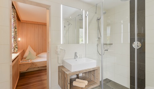 Single Room, Mountain View