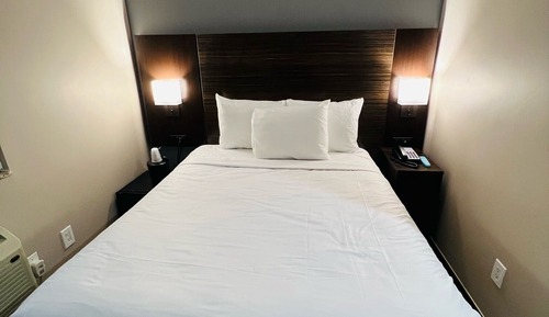 Standard Room, 1 Queen Bed, Accessible