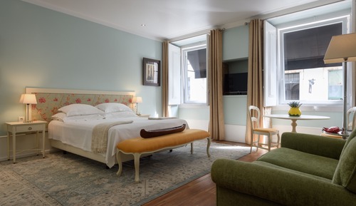 Deluxe Suite