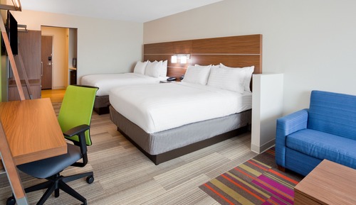 Suite, 2 Queen Beds (Additional Living Area)