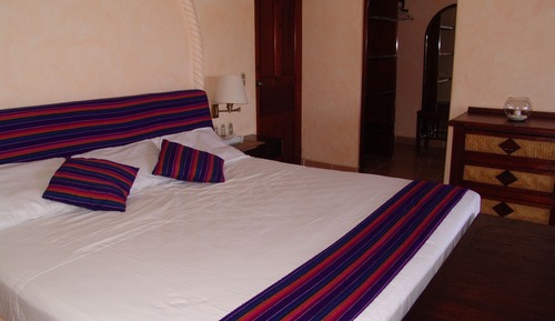 Deluxe Suite, 1 King Bed, Jetted Tub, Bay View