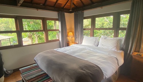 Room, Mountain View (Master)