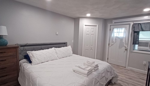 Economy Room, 1 King Bed