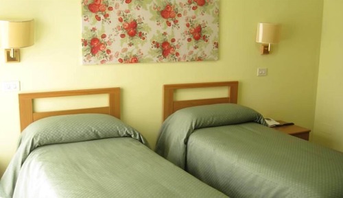 Economy Triple Room