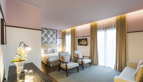 Junior Suite (2 Guests )