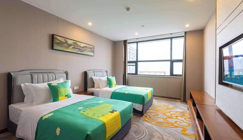 Family Room, 1 King Bed, Non Smoking