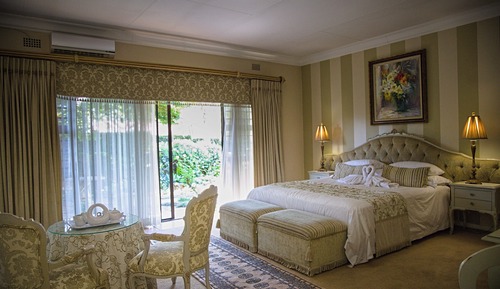 Room (Lavender 2)
