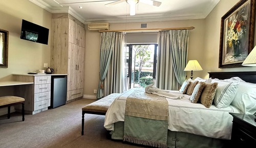 Room (2)