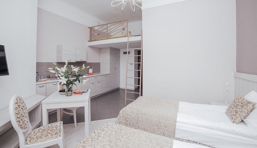 Studio Suite (2 Twin Beds)
