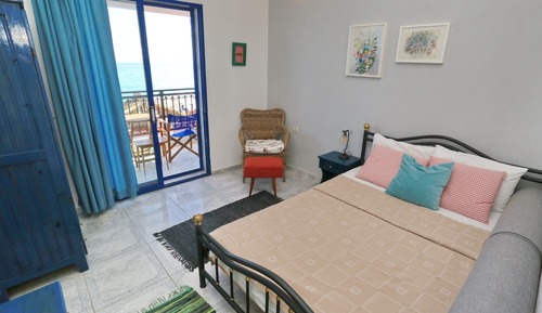 Studio, Sea View