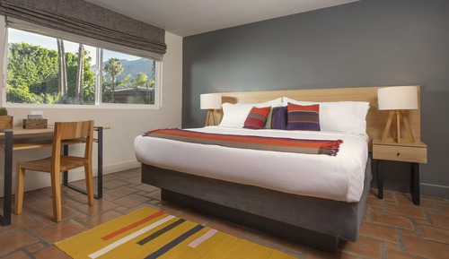 Room, 1 King Bed (Downstairs)