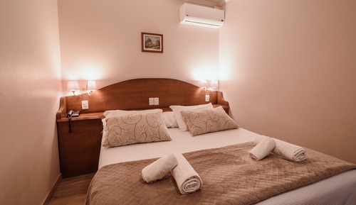 Connecting room I