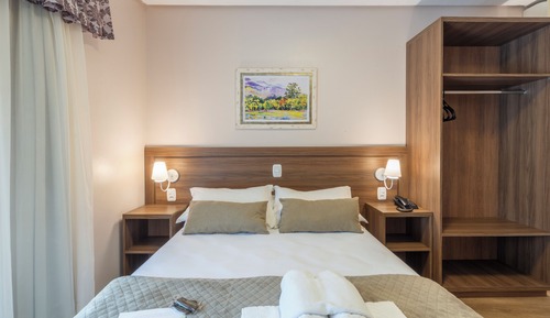 Connecting room III