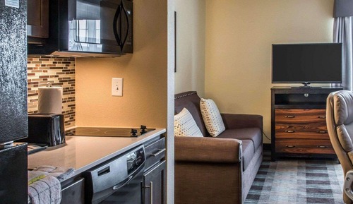 Suite, 1 Queen Bed with Sofa bed, Accessible, Non Smoking