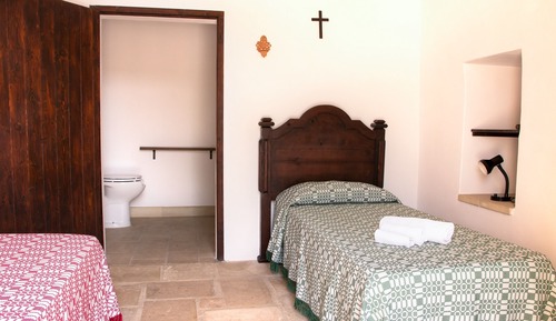 Single Room, Private Bathroom