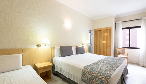 Quarto Triplo Luxo Interno