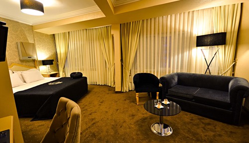 Suite, Corner