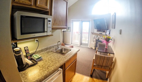 Suite, 1 Bedroom, Corner (Top Floor - Stairs Required)