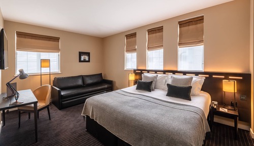 Deluxe Double Room (King bed)