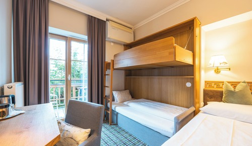 Comfort Room, Balcony