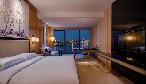 Premier Room, 1 King Bed, River View