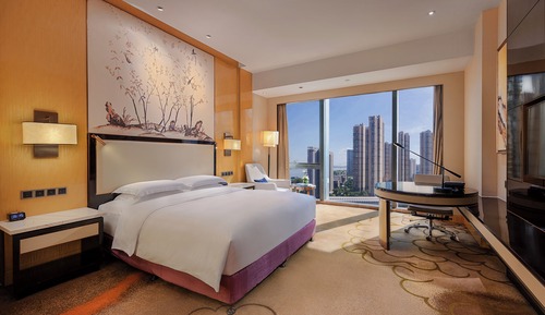 Deluxe Room, 1 King Bed, View