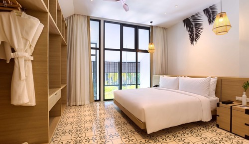 Grand Suite, 1 King Bed with Sofa bed (Surin)
