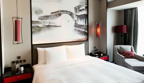 Deluxe King Room 