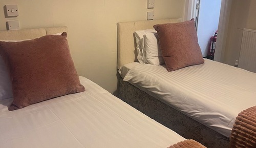 Standard Twin Room