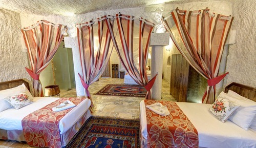 King Cave Suite