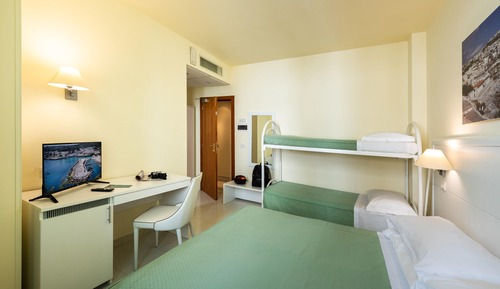 Classic Quadruple Room
