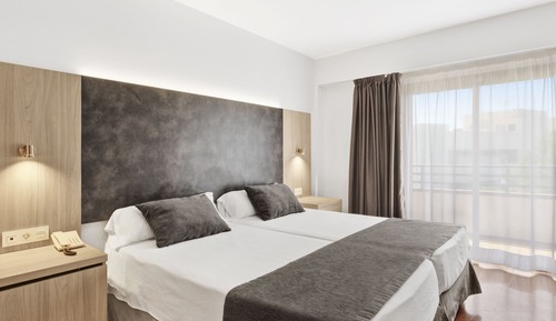 Double Room, Balcony