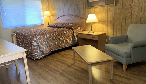 Standard Single Room, 1 King Bed, Mountain View