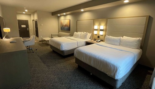Suite, Multiple Beds, Mobility Accessible, Non Smoking (Hearing, Roll-in Shower)