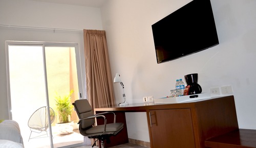 Standard Room, 1 King Bed