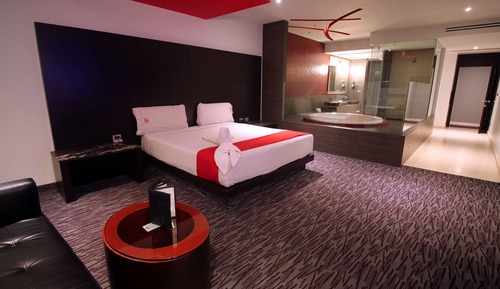 Suite, 1 King Bed, Jetted Tub