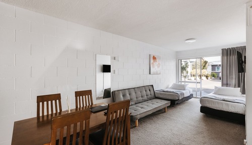 One Bedroom Apartment