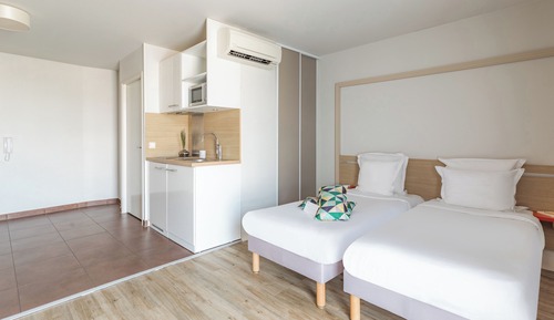 Superior Studio, 2 Twin Beds