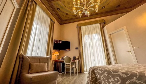 Suite (Liberty)