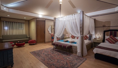 Deluxe Suite, 1 Bedroom, Private Bathroom, Mountainside