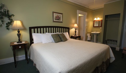 Standard Room, 1 King Bed