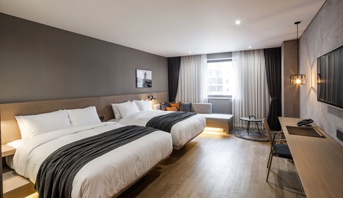 Family Twin Room (Air purifier in room)