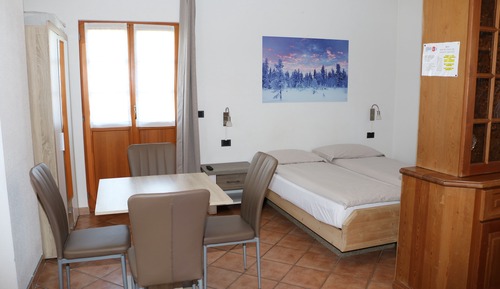 Studio, 1 Queen Bed with Sofa bed