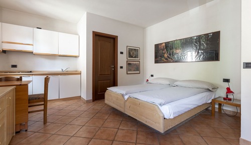 Studio, 1 Double or 2 Twin Beds