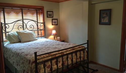 Standard Room, 1 Queen Bed