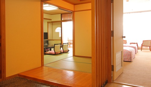 Japanese Western Style Room (Tatami 10 mats + Twin beds)